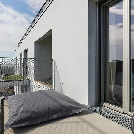 L'observatoire, Parking Vue Imprenable Sur *